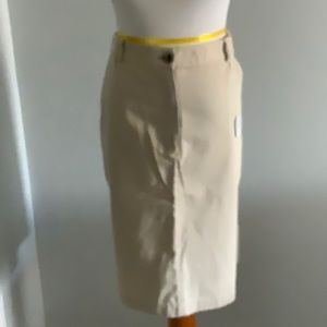 0045 - classic khaki skirt